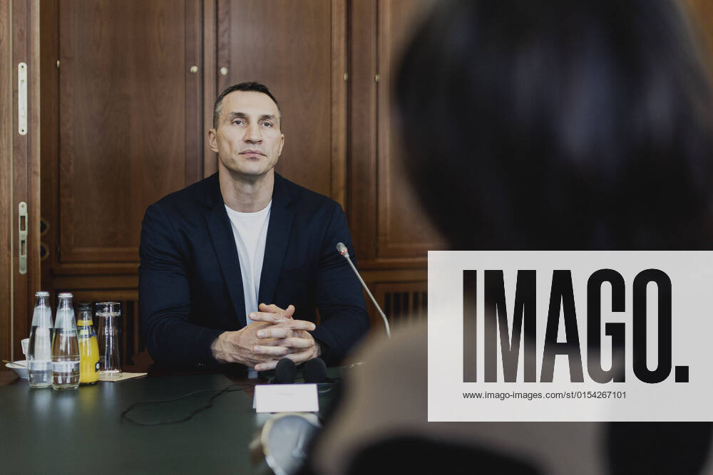 KW13 Annalena Baerbock (Buendnis 90 Die Gruenen), Bundesaussenministerin, trifft eine ukrainische Delegation mit Wladimir Klitschko zu einem Gespraech in Berlin, 01.04.2022. Berlin Germany