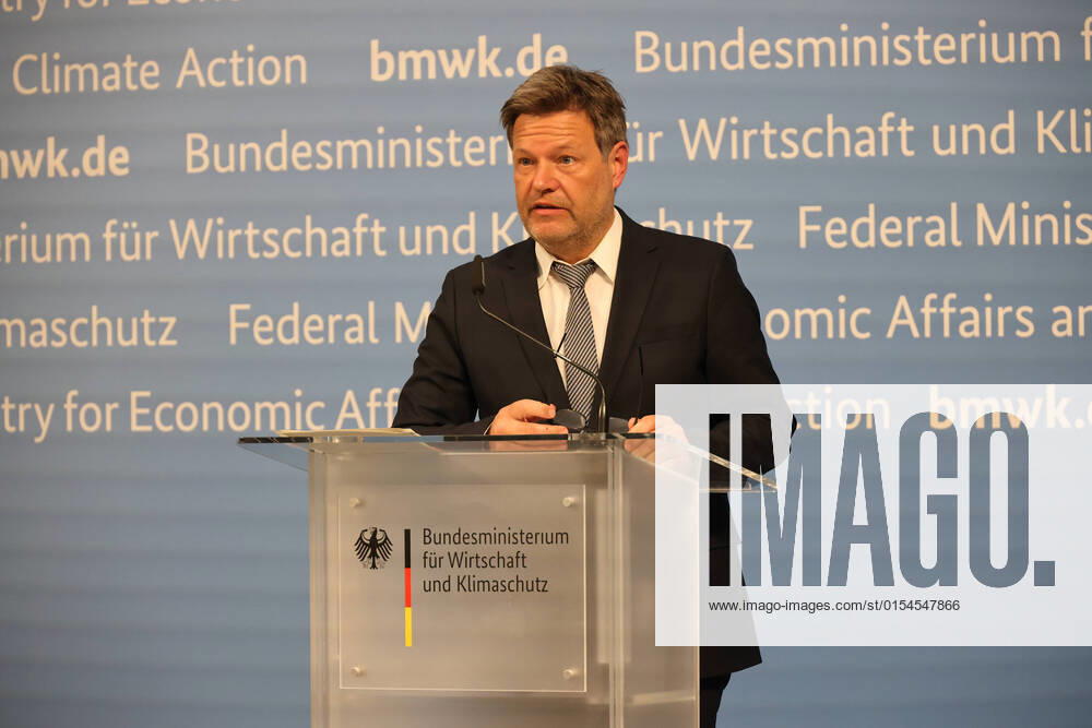 Habeck zu Gazprom 04.04.2022, Germany, Berlin , Pressekonferenz Bundesminister für Wirtschaft und Klimaschutz Robert Habeck Zum Thema der Gazprom Germania Berlin Berlin Germany