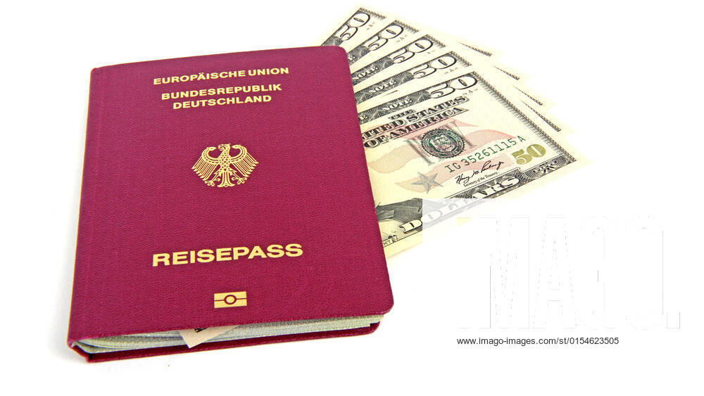 Reisepass der Bundesrepublik Deutschland mit mehreren 50-Dollarscheinen passport of the Federal Republic of Germany with several 50 Dollar bills BLWS665167