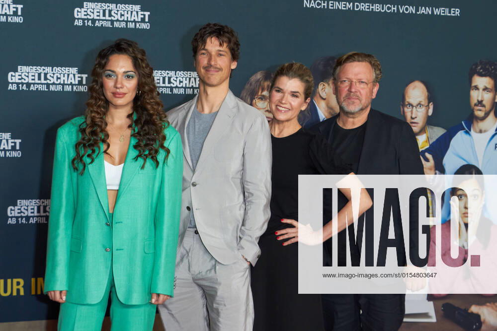Nilam Farooq, Florian David Fitz, Anke Engelke und Justus von Dohnànyi - Gaesteankunft zur Premiere von Eingeschlossene Gesellschaft im ICI Lux Kino in Berlin am 06.04.2022. Premiere Eingeschlossene Gesellschaft