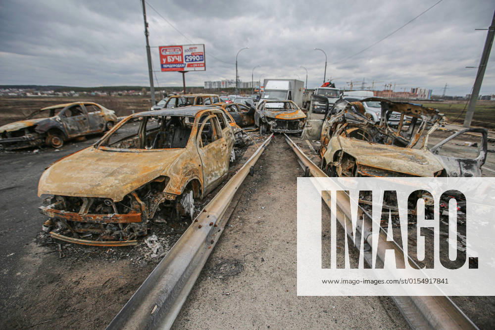 A view of a destroyed cars on April 6, 2022 in Irpin, Ukraine. Russian forces continued to advance on the Ukrainian capital of Kyiv as their invasion of its western neighbor entered its sixth day. Intense battles also continue in Ukraine s other major cities. - ZUMAk146 20220406_zip_k146_003