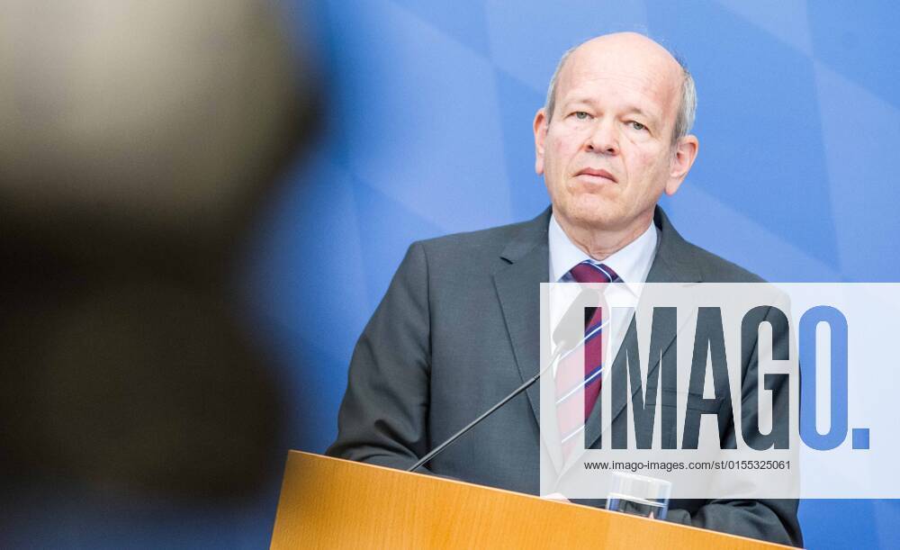 BURKHARD KOERNER (Burkhard KoÂ¶rner) Praesident of the Bavarian Verfassungsschutz. The Bavarian Verfassungsschutz (Secret Service, Office for the Protection of the Constitution) released the 2021 report detailing threats to the state of Bavaria and the country. Over the past years, conspiracy theorists, new age and wellness extremists, right-extremists, and various enemies of democracy have taken a leading role against the German state and society, with imagery such as the August 2020 storming of the Reichstag and May 2020 3,000 Corona rebels demonstrating at Marienplatz in Munch associated with it. Numerous participants in that storming come from the Bavarian scene and are radicalizing at increa - ZUMAb160 20220411_zbp_b160_034