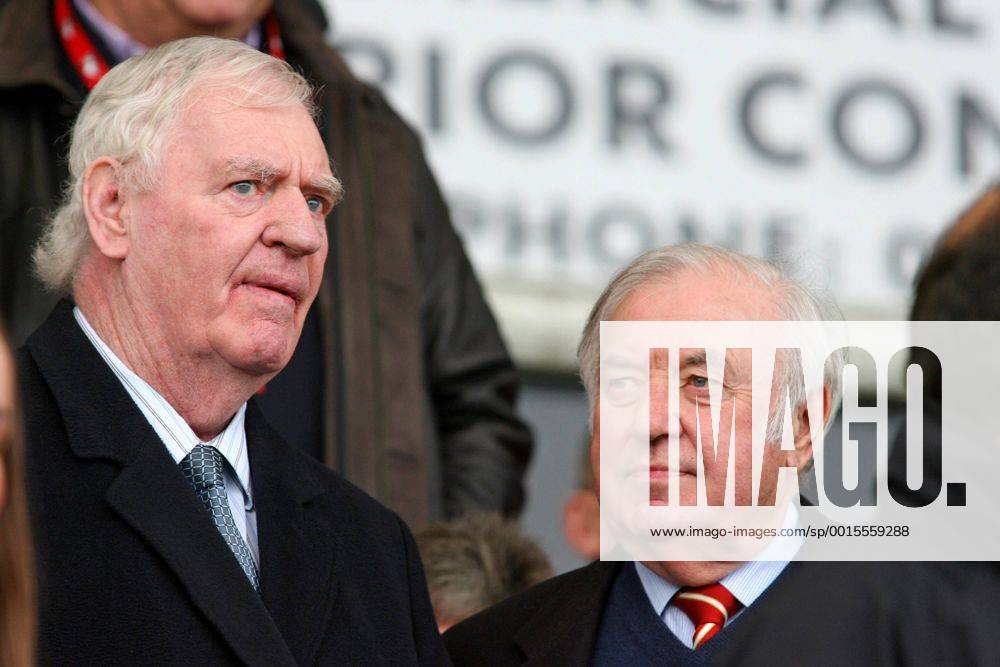 Football - 2013 2014 FA Cup - Fourth Round: AFC Bournemouth vs. FC Liverpool - Lawrie McMenemy and Jimmy Tarbuck before kick off of the FA cup match between Bournemouth and Liverpool at Dean Court The Goldsands Stadium lawrie mcmenemy -