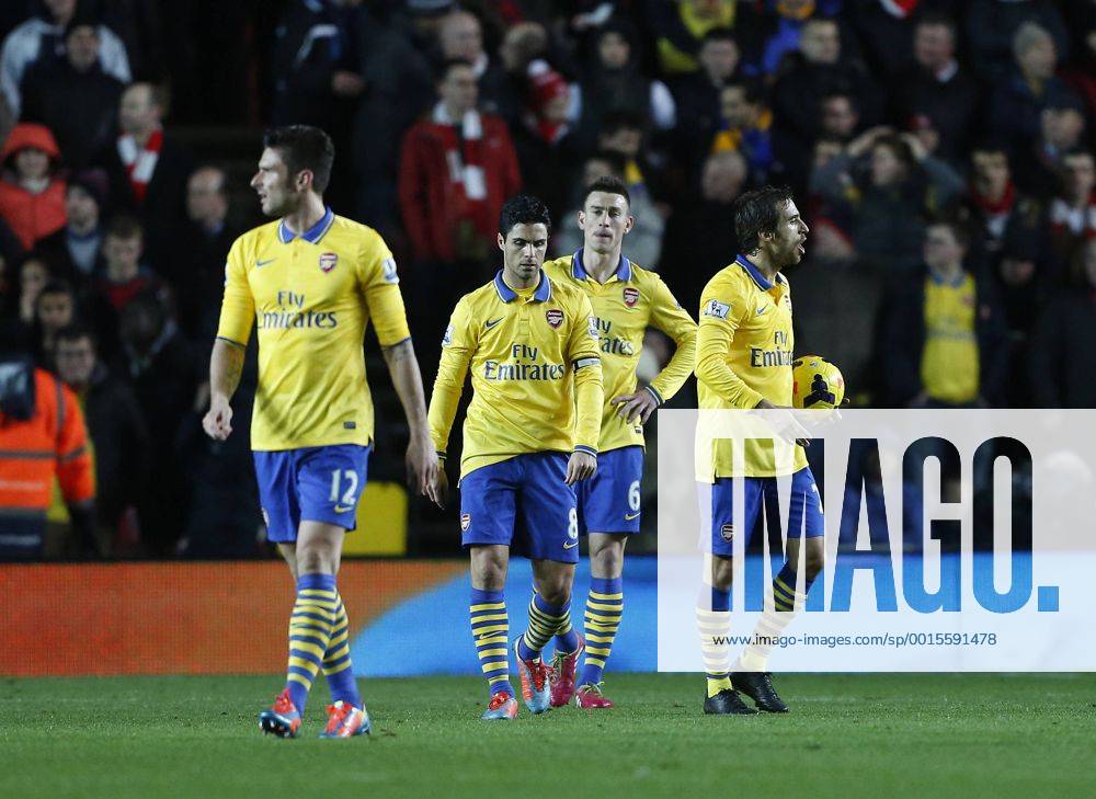 Arsenal s Mikel Arteta looks on dejected after going 1-0 down Southampton FC vs Arsenal FC London - Barclays Premier League - St Mary s Stadium - Southampton - England - 28 01 2014 .