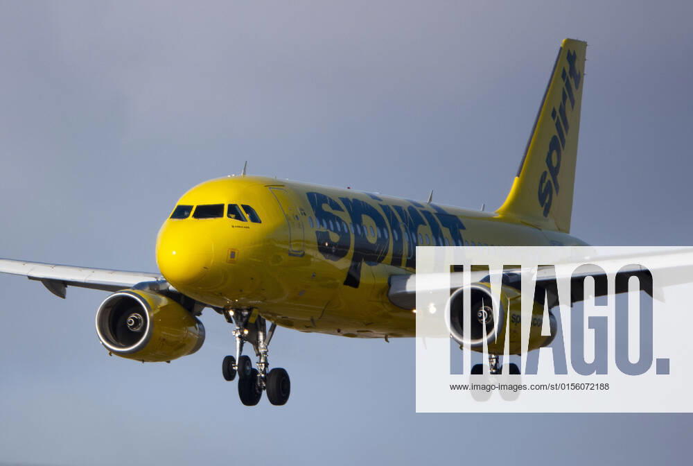 A Spirit Airlines arrives at Los Angeles International Airport, known as LAX. Los Angeles USA - ZUMA 20220411_mda_a97_224