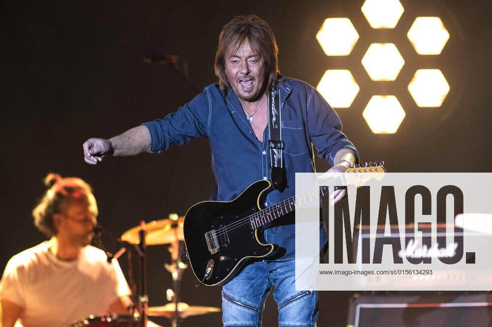Bilder des Jahres 2022, Entertainment 04 April Entertainment Themen der Woche KW15 Chris Norman & Band live bei einem Konzet seiner Forever -Tour in der Messehalle. Erfurt