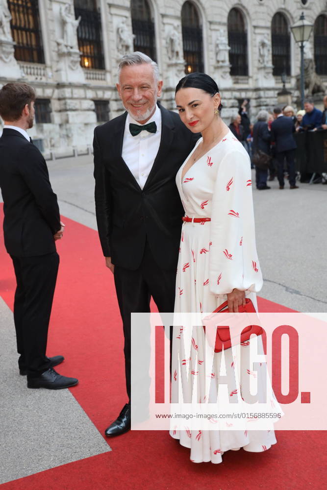 Romy Gala 2022 Wien, 23. 04. 2022 Mimi FIEDLER mit Mann