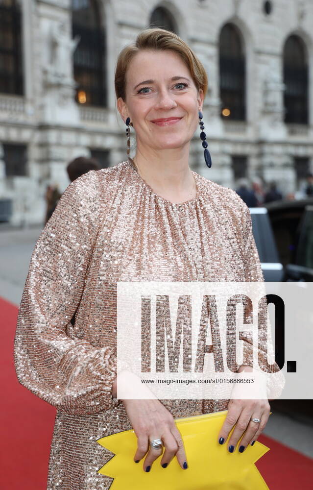Romy Gala 2022 Wien, 23. 04. 2022 Caroline PETERS mit Mann