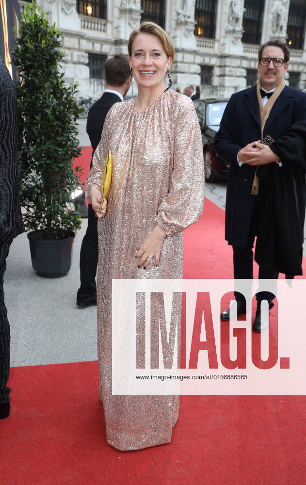 Romy Gala 2022 Wien, 23. 04. 2022 Caroline PETERS mit Mann