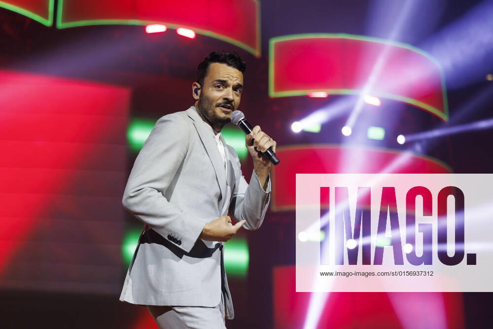 Sänger Giovanni Zarrella bei das große Schlagerfest XXL in der Lanxess-Arena. Köln, 23.04.2022 NRW Deutschland