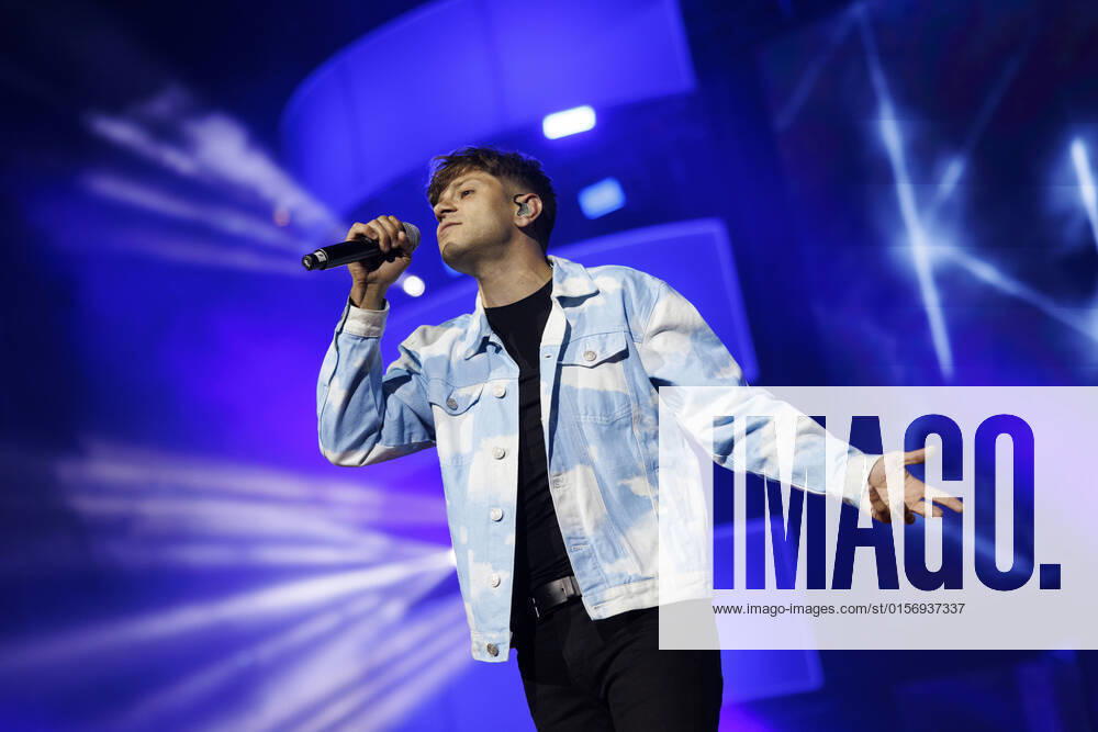 Schlagersänger Julian Reim bei das große Schlagerfest XXL in der Lanxess-Arena. Köln, 23.04.2022 NRW Deutschland
