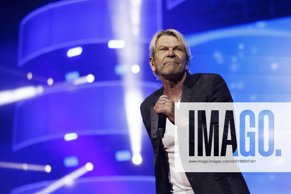 Popsänger Matthias Reim bei das große Schlagerfest XXL in der Lanxess-Arena. Köln, 23.04.2022 NRW Deutschland