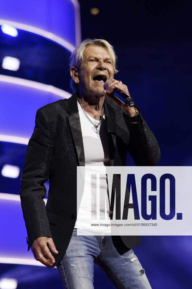 Popsänger Matthias Reim bei das große Schlagerfest XXL in der Lanxess-Arena. Köln, 23.04.2022 NRW Deutschland