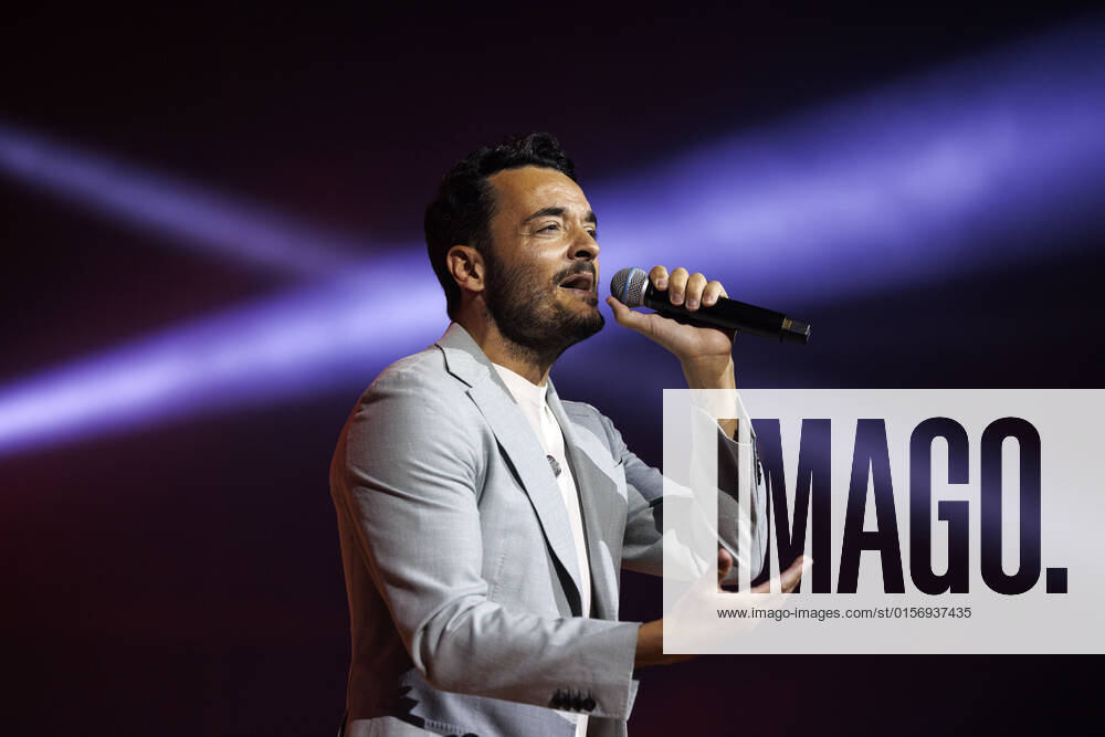 Sänger Giovanni Zarrella bei das große Schlagerfest XXL in der Lanxess-Arena. Köln, 23.04.2022 NRW Deutschland