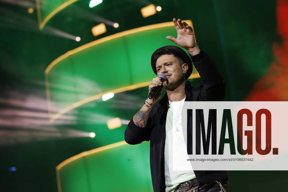 Schlagersänger Max Weidner bei das große Schlagerfest XXL in der Lanxess-Arena. Köln, 23.04.2022 NRW Deutschland