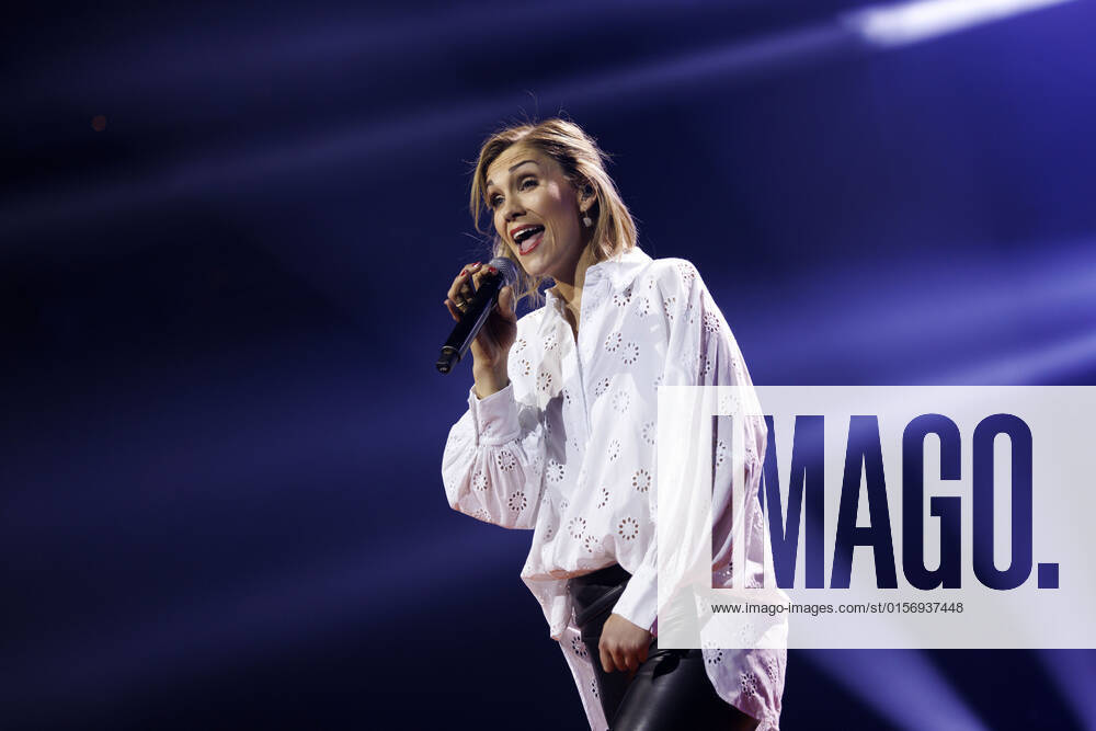 Sängerin Anna-Maria Zimmermann bei das große Schlagerfest XXL in der Lanxess-Arena. Köln, 23.04.2022 NRW Deutschland
