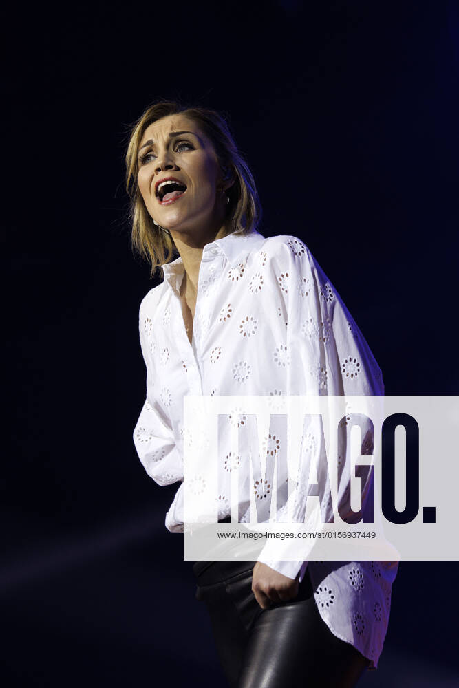 Sängerin Anna-Maria Zimmermann bei das große Schlagerfest XXL in der Lanxess-Arena. Köln, 23.04.2022 NRW Deutschland