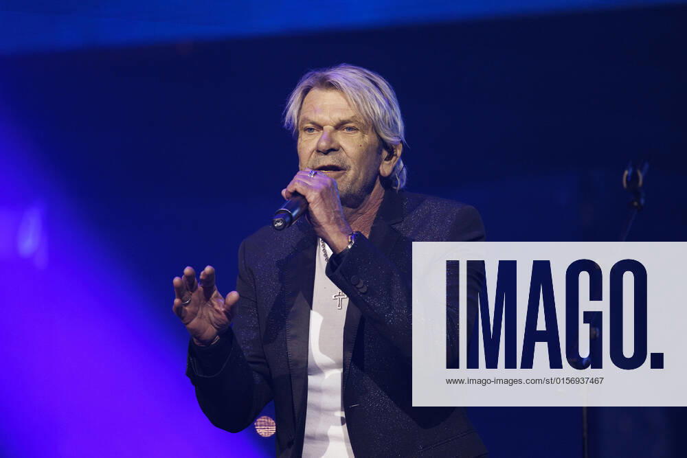 Popsänger Matthias Reim bei das große Schlagerfest XXL in der Lanxess-Arena. Köln, 23.04.2022 NRW Deutschland