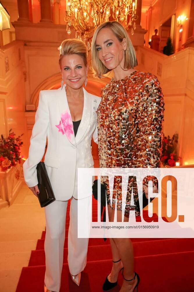 Wiener Hofburg, ROMY - Film- u. TV-Preis, Gala-Verleihung des Fernseh-Preises von ORF u. KURIER im Bild: Kristina Sprenger, Nadja Bernhard, ROMY - Film- u. TV-Preis
