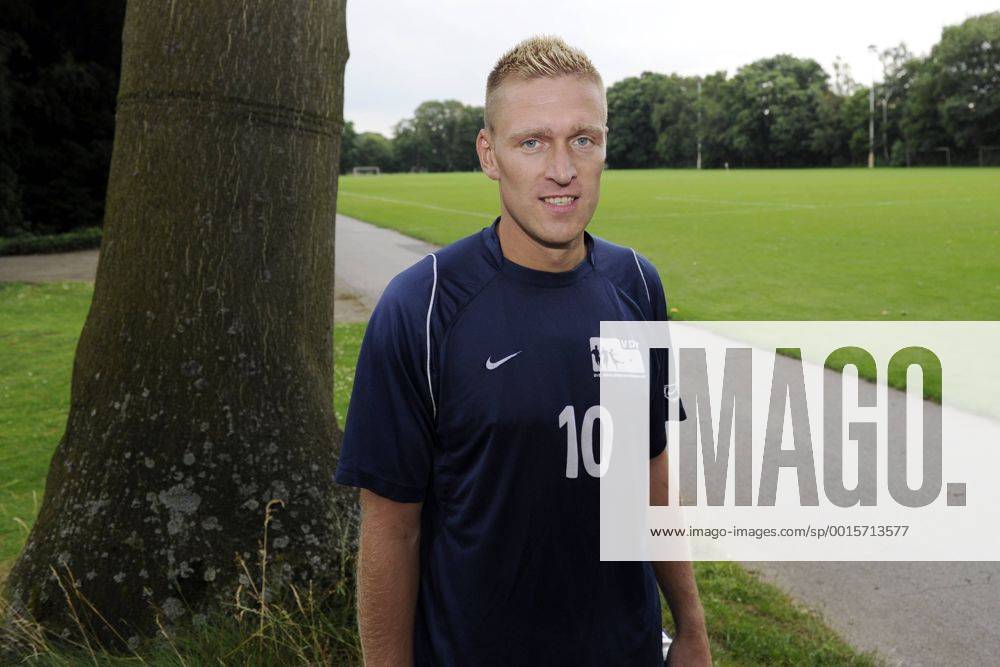 VDV-Trainingscamp --- Fussball --- 1.Bundesliga --- 09.07.2012 Christian Rahn (VDV), Einzelbild, halbe Figur