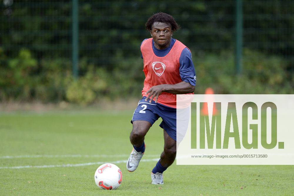 VDV-Trainingscamp --- Fussball --- 1.Bundesliga --- 09.07.2012 Oludare Patrick Oluwole (VDV), Freisteller, Einzelbild, Aktion