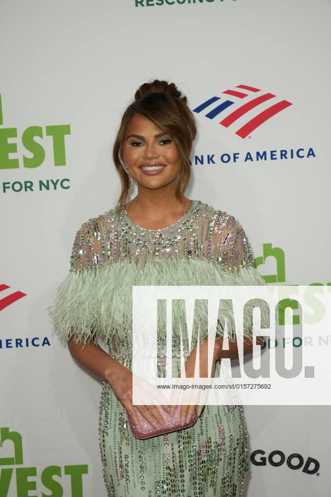 City Harvest Presents The 2022 Gala: Red Supper Club NEW YORK, NEW YORK - APRIL 26: Chrissy Teigen attends the City Harvest Presents The 2022 Gala: Red Supper Club at Cipriani 42nd Street on April 26, 2022 in New York City. New York City United States