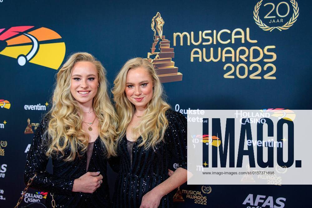 2022-04-28 18:09:46 ROTTERDAM - Mylene and Rosanne Waalewijn prior to the twentieth edition of the Musical Awards Gala in Rotterdam Ahoy. The most important Dutch musical prizes were awarded during the event. ANP KIPPA LEVIN DEN BOER netherlands out - belgium out