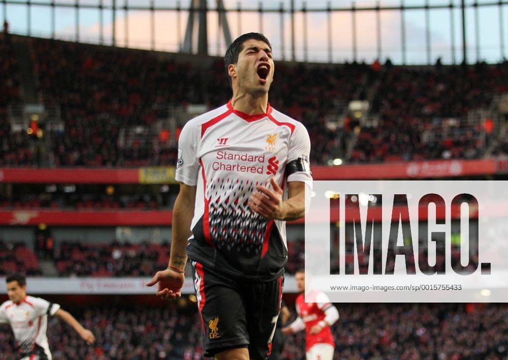 Liverpool s Luis Suarez looks on dejected after a missed chance Arsenal vs Liverpool - FA Cup Fifth Round - Emirates Stadium - London - England - 16 02 2014 - .