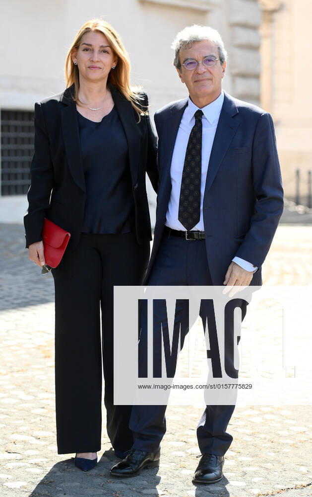 Italian filmmaker Mario Martone (R) and Italian screenwriter Ippolita Di Majo arrive to the presentation of the David di Donatello Award 2022 at the Quirinale Palace in Rome, Italy, 02 May 2022. The David di Donatello award is a film prize presented annually to honor the best of Italian and foreign motion picture productions.ANSA ETTORE FERRARI ROME - ZUMAa110 20220502_zaf_a110_017