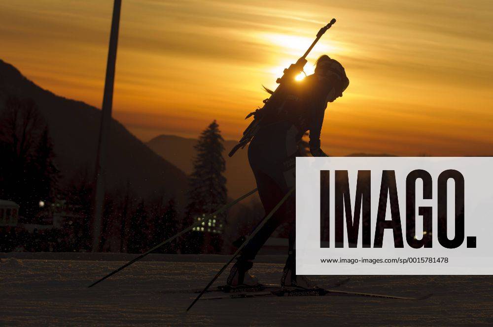 Biathlon allgemein Aktion im Gegenlicht 2x6 km Frauen + 2x7.5 km Herren Mixed Staffel Laura Cross Country and Biathlon Center XXII. Olympische Winterspiele Sochi, Russland am 19.02.2014