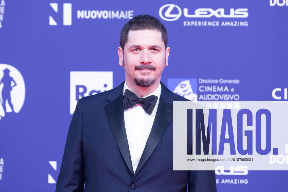 Verleihung des David di Donatello-Preises 2022 in Rom Italy: Red Carpet of David di Donatello 2022 Awards ceremony Gabriele Mainetti attends the red carpet of David di Donatello 2022 awards ceremony in Rome Rome Italy