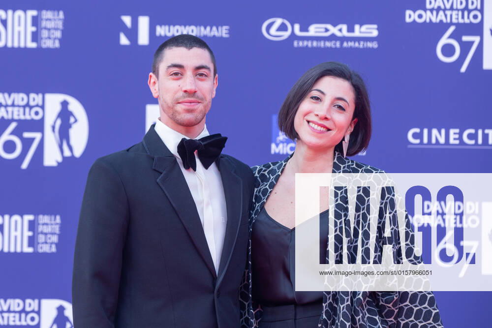 Verleihung des David di Donatello-Preises 2022 in Rom Italy: Red Carpet of David di Donatello 2022 Awards ceremony Eduardo Scarpetta with his sister attends the red carpet of David di Donatello 2022 awards ceremony in Rome Rome Italy