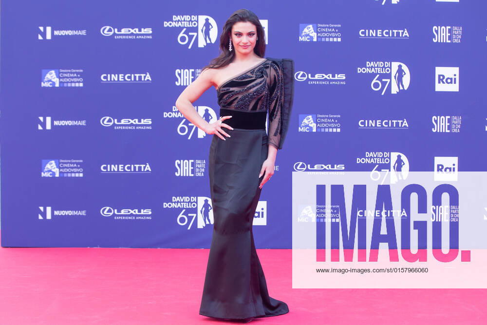 Verleihung des David di Donatello-Preises 2022 in Rom Italy: Red Carpet of David di Donatello 2022 Awards ceremony Aurora Giovinazzo attends the red carpet of David di Donatello 2022 awards ceremony in Rome Rome Italy