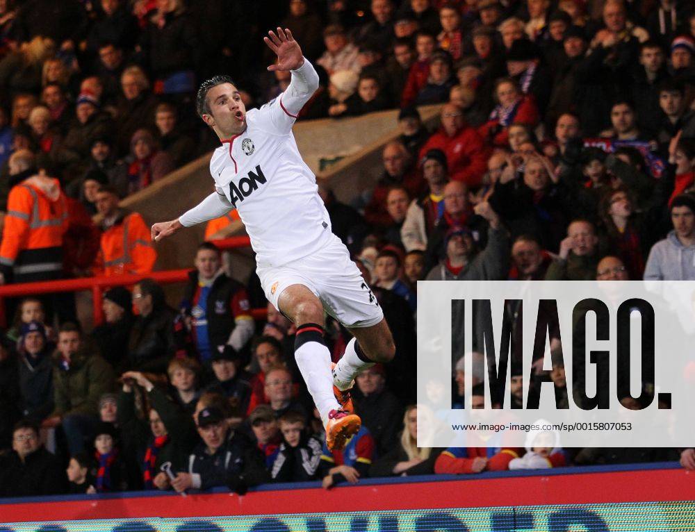 Manchester United s Robin Van Persie celebrates scoring his sides opening goal Crystal Palace vs Manchester United - Premier League - Selhurst Park - London - England - 22 02 2014 - Pic David Klein Sportimage .