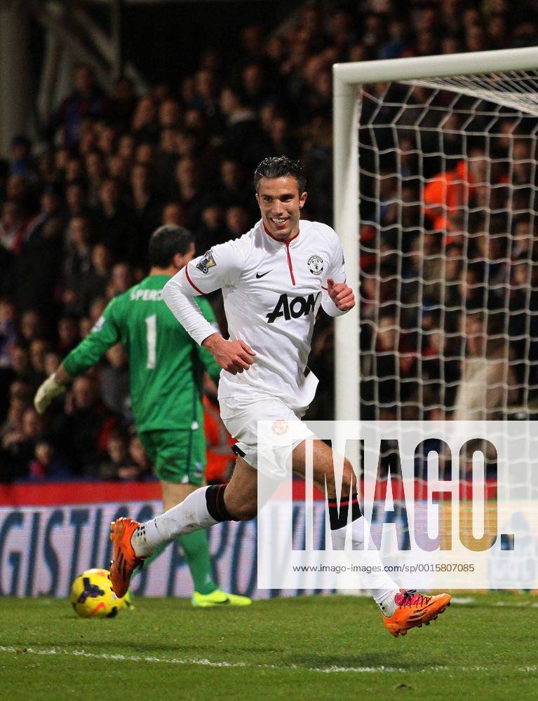 Manchester United s Robin Van Persie celebrates scoring his sides opening goal Crystal Palace vs Manchester United - Premier League - Selhurst Park - London - England - 22 02 2014 - Pic David Klein Sportimage .