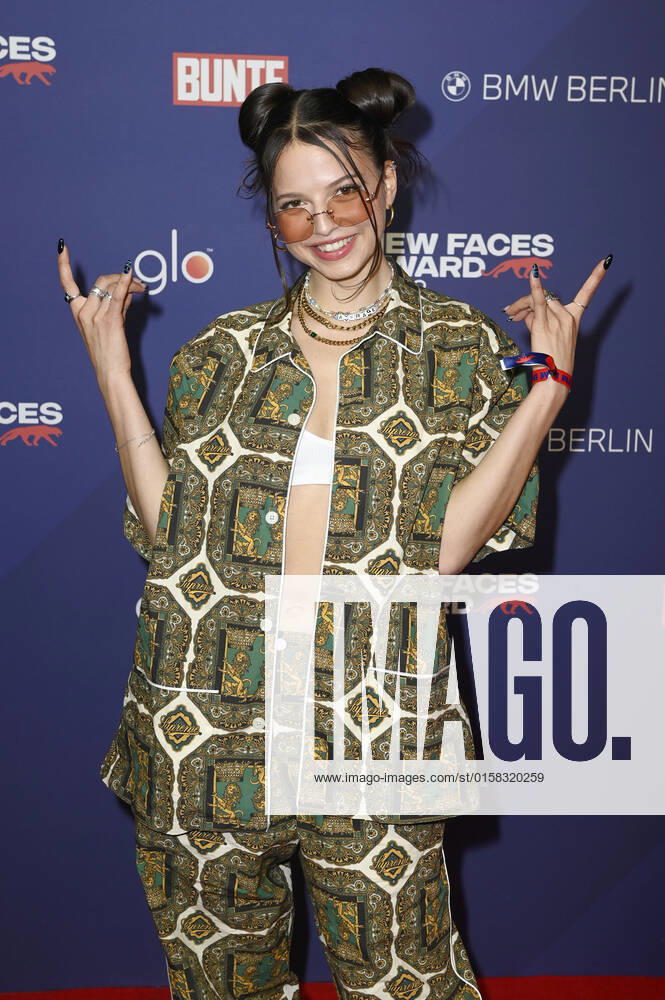 Nina Chuba beim Bunte New Faces Award Music 2022 im The Reed. Berlin