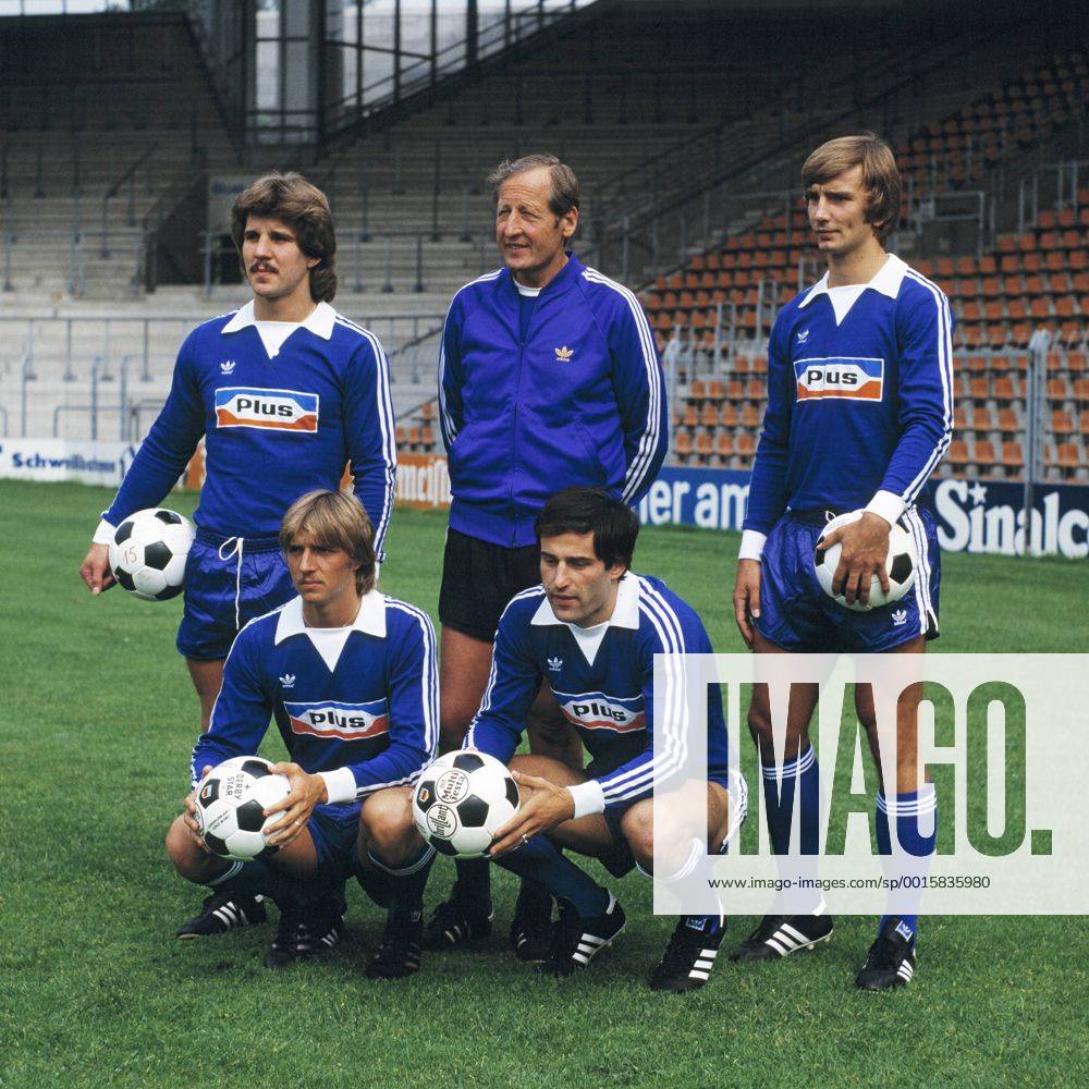 Portraet Neuzugänge, oben v.l.n.r. Ottmar Scheuch, Trainer Helmuth Johannsen, Heinz Knüwe, unten v.l.n.r. Ulrich Bittorf, Luka Bonacic, Fussball, Bundesliga 1979 1980, Pressetermin VfL Bochum, Vorstellung der Mannschaft fuer die neue Saison Fussball, Bundesliga, 1979 1980, VfL Bochum, Pressetermin, Portraet Neuzugänge, oben v.l.n.r. Ottmar Scheuch, Trainer Helmuth Johannsen, Heinz Knüwe, unten v.l.n.r. Ulrich Bittorf, Luka Bonacic, football, Bundesliga, 1979 1980, VfL Bochum, team presentation, portrait new players, above f.l.t.r. Ottmar Scheuch, coach Helmuth Johannsen, Heinz Knüwe, below f.l.t.r. Ulrich Bittorf, Luka Bonacic