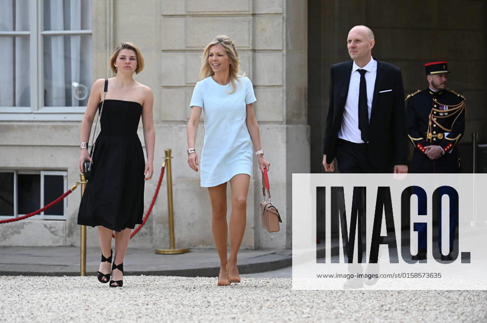Tiphaine, Laurence and Sebastien Auziere the children of Brigitte Macron. Inauguration ceremony of the President of the Republic Emmanuel Macron at the Elysee Palace for his second term. JulienxMattiax Pictorium LePictorium_0263202
