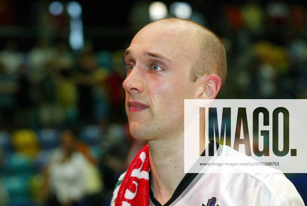 Pascal Roller (Frankfurt) nachdenklich Basketball 1. BL Herren BBL 2004 2005, Playoffs, Play Offs, Playoff, Off, Finale, Endspiel, Spiel 4 Porträt Frankfurt M. Nachdenklichkeit,