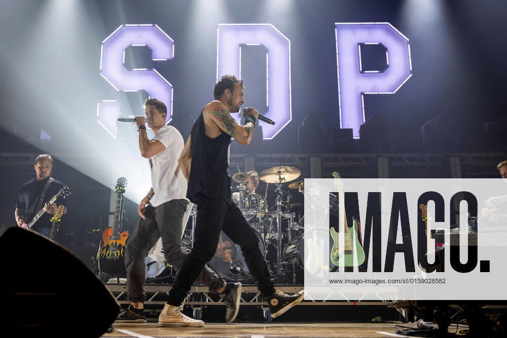 Vincent Stein und Dag-Alexis Kopplin von SDP live bei einem Kozert ihre Die Unendlichste Tour in der Thüringenhalle. Erfurt