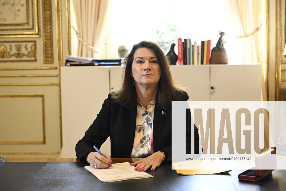 STOCKHOLM 20220517 Sweden s Minister of Foreígn Affairs Ann Linde signs Sweden s application for NATO membership at the Ministry of Foreign AffairsTuesday morning 17 May Photo Henrik Montgomery TT kod 10060 STOCKHOLM SVERIGE