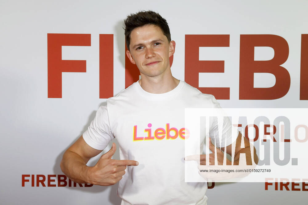 Bilder des Jahres 2022, Entertainment 05 Mai Entertainment Themen der Woche KW20 Tom Prior bei der Premiere des Kinofilms Firebird im Zoo Palast. Berlin