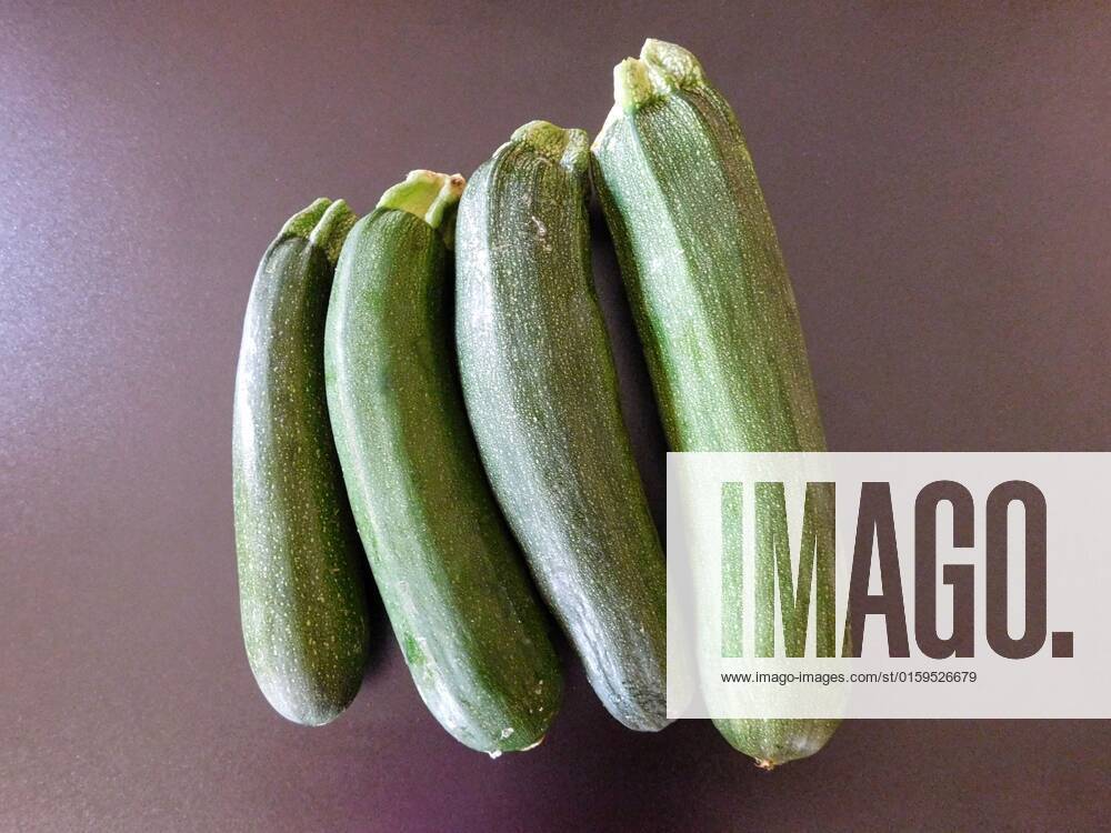 Zucchini , 26230602.jpg, italian, vegan, eating, produce, raw, courgette, ingredient, top view, overhead, food, market, autumn, fresh, veggies, pumpkin, garden, farmer, background, healthy, wooden, green, harvest, summer, agriculture, eco, supermarket, local, vegetables, seasonal, bio, zucchini, rustic, squash, wood, diet, organic, table, farm, vegetarian, fall, farming, above, basket,
