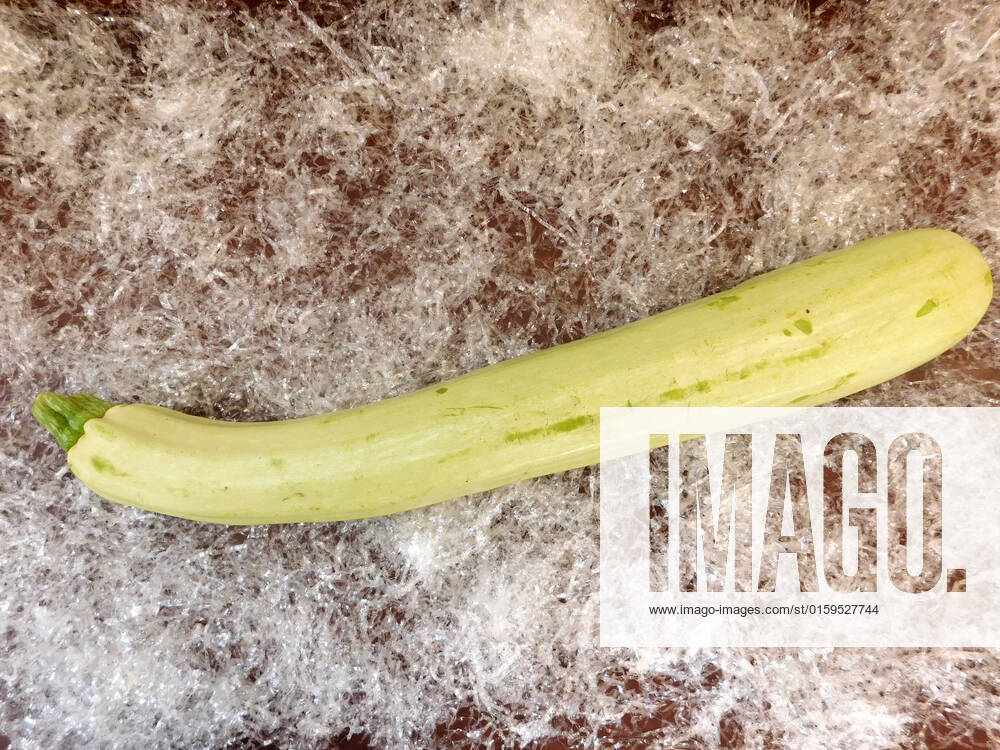Zucchini , 26232890.jpg, italian, vegan, eating, produce, raw, courgette, ingredient, top view, overhead, food, market, autumn, fresh, veggies, pumpkin, garden, farmer, background, healthy, wooden, green, harvest, summer, agriculture, eco, supermarket, local, vegetables, seasonal, bio, zucchini, rustic, squash, wood, diet, organic, table, farm, vegetarian, fall, farming, above, basket,