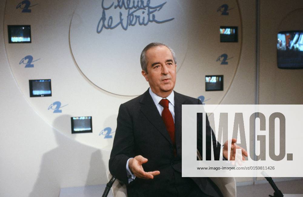 Edouard Balladur, 1988 Edouard Balladur on the set of the political TV show L heure de verité , presented by François-Henri de Virieu on Antenne 2. January 6, 1988 Photo Jacques Loew