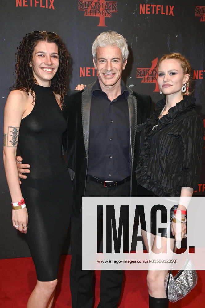 Gedeon Burkhard mit Freundin Sascha Veduta und Ann-Britt Dittmar bei der Premiere der 4. Staffel der Netflix TV-Serie Stranger Things im Kraftwerk Berlin. Berlin