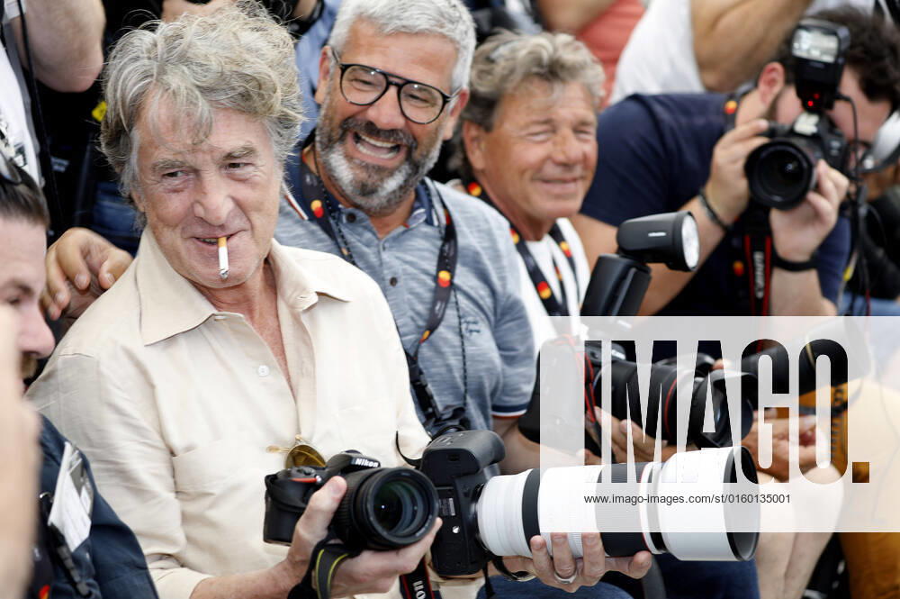 Francois Cluzet beim Photocall zum Kinofilm Masquerade auf dem Festival de Cannes 2022 75. Internationale Filmfestspiele von Cannes am Palais des Festivals. Cannes