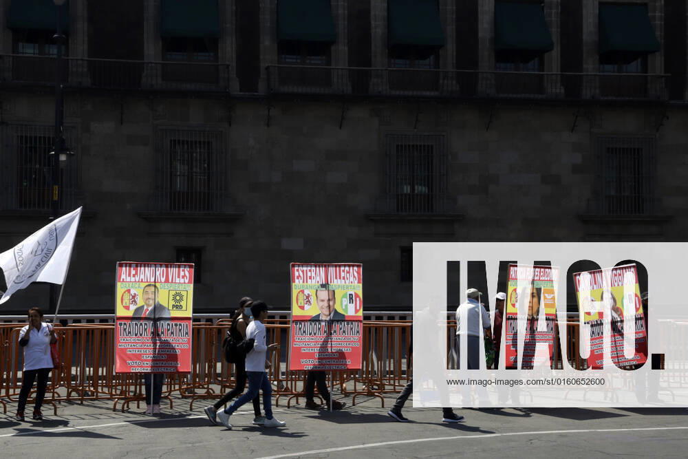 Outside the National Palace, members of the organization Organized Users in Civil Disobedience display photographs of legislators who voted against the electricity reform. On Jun 4, 2022 In Mexico City, Mexico. Mexico City Mexico - ZUMAe321 20220604_zia_e321_041