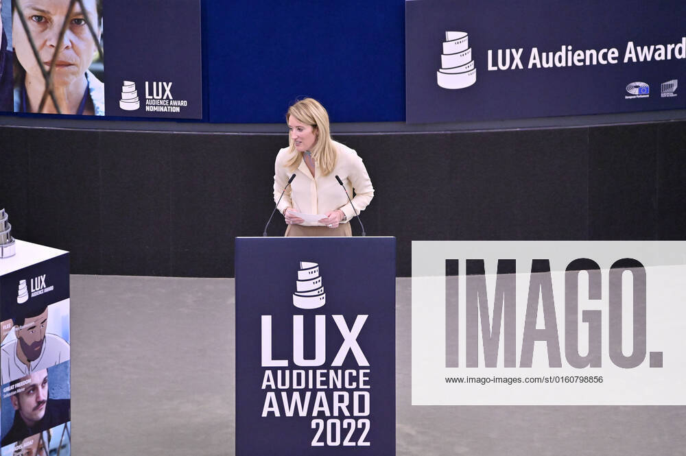 Roberta Metsola bei der Verleihung des Lux Publikumspreises 2022 im Plenarsaal des Europäischen Parlaments. Straßburg