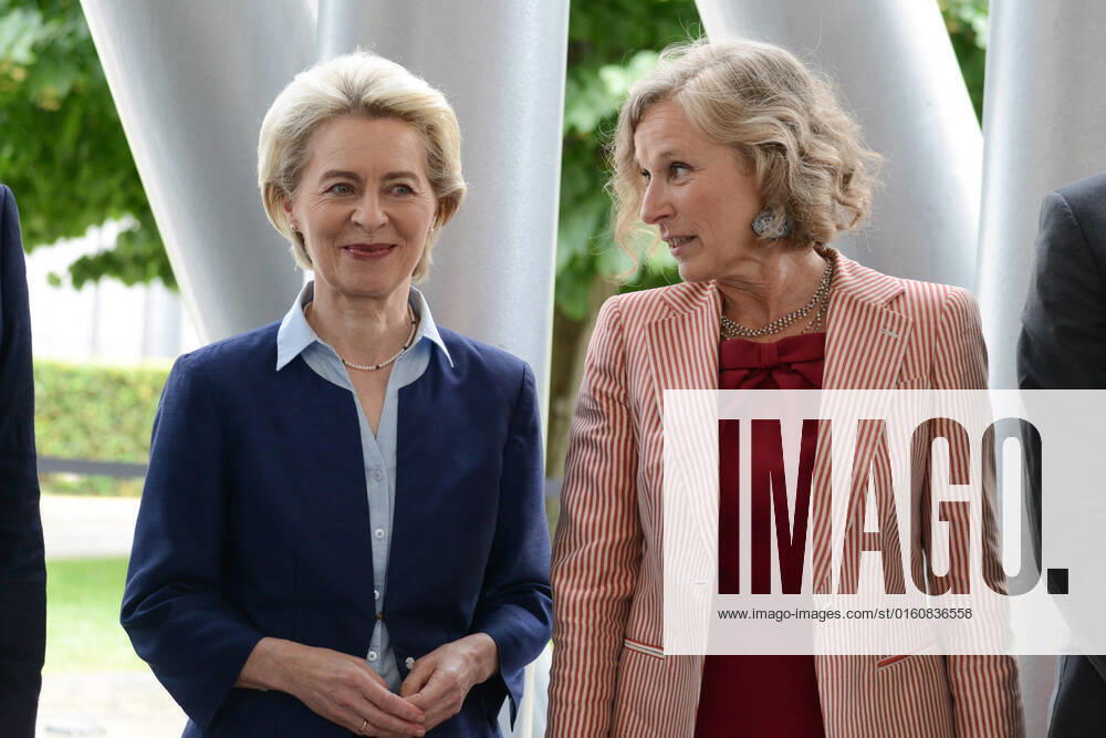 Ursula Von der Leyen at MAXXI in Rome for the New European Bauhaus Ursula von der Leyen (L), Giovanna Melanrei (R) during the News Ursula Von der Leyen at MAXXI in Rome for the New European Bauhaus on June 09, 2022 at the MAXXI Museum in Rome, Italy Rome Italy